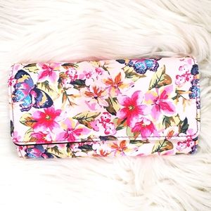 NWOT MUNDI  floral Rfid safe keeper   wallet